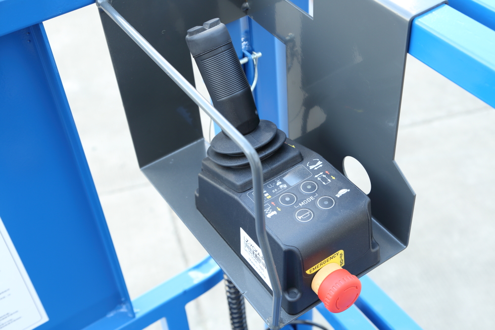 自行剪叉式最污草莓视频